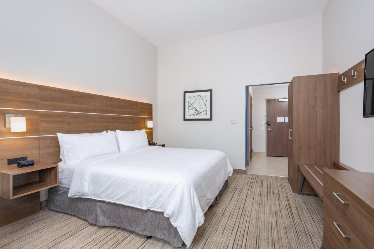 Holiday Inn Express & Suites - Elkhart North By Ihg Oda fotoğraf